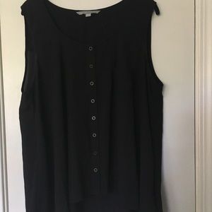 🎉 (5/$20) NWOT flowy tank with buttons & pocket